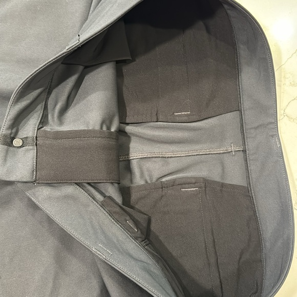 Lululemon 7" Commission Short - 36 Dark Grey - Picture 3 of 3
